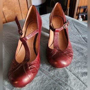Maroon Aldo t-strap heels size 38